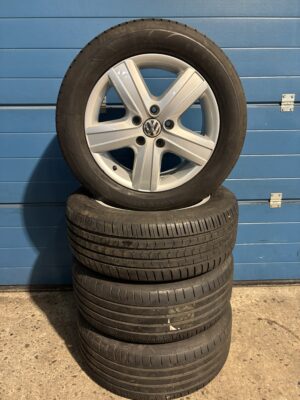 Originele Volkswagen Transporter 17 inch set inclusief Zomerbanden