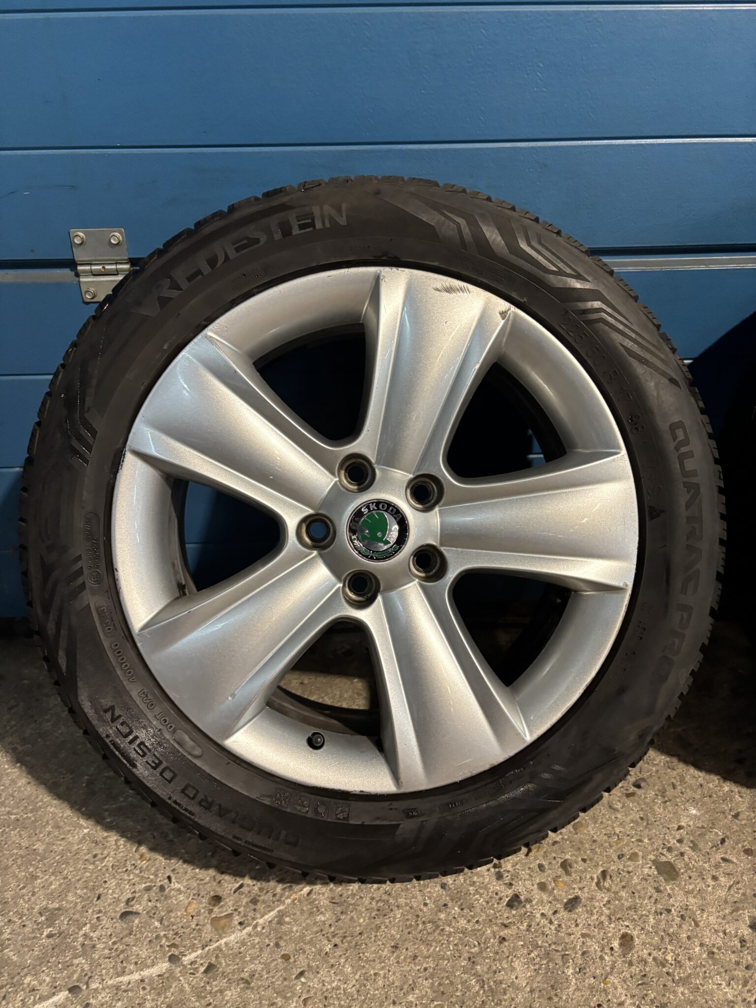 Originele Skoda Octavia / Yeti 17 inch set inclusief All Season Banden - Afbeelding 6