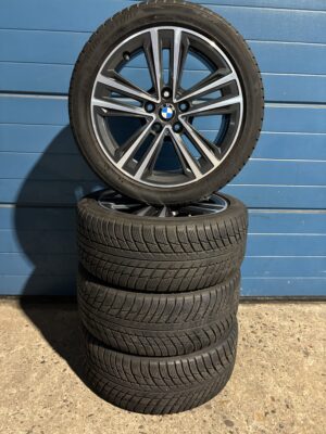 Originele BMW 1 Serie F40 / 2 Serie F44 17 inch set inclusief Winterbanden