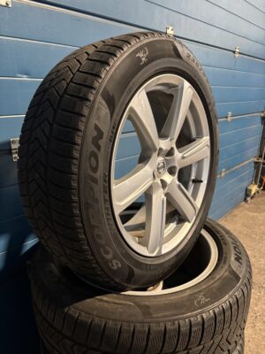 Alternative view of Originele Volvo XC90 - 19 Inch set inclusief Winterbanden